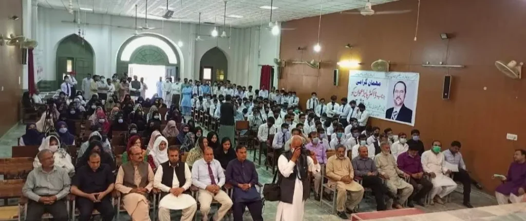Senator Babar Awan revisiting the college as an alumnus